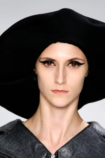 Look 32